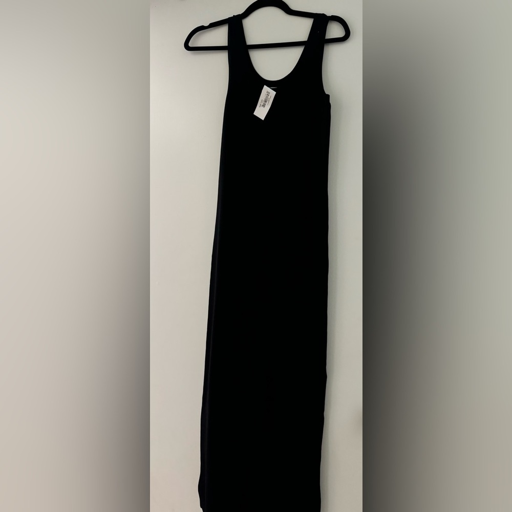 Black ribbed dress